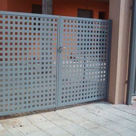 puerta batiente en vivienda