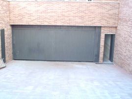 Cerramé puerta basculante